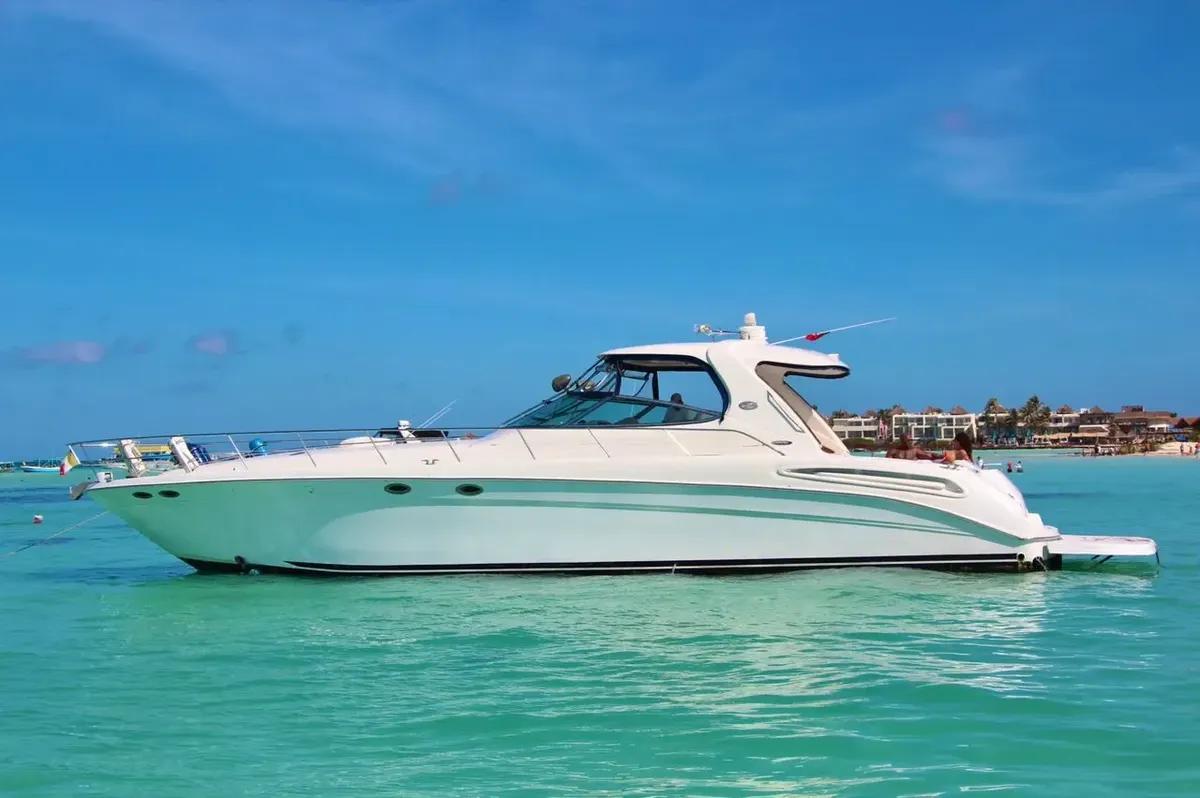 Yate Yadtseb (60 ft Sea Ray Sundancer)